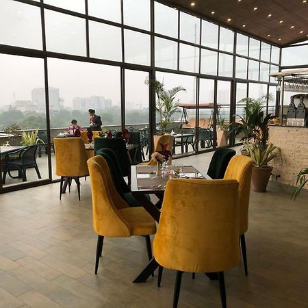 Maisonette Hotel & Apartments Lahor Dış mekan fotoğraf