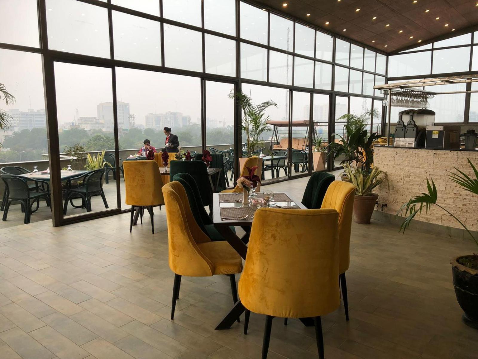 Maisonette Hotel & Apartments Lahor Dış mekan fotoğraf